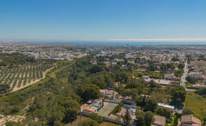 Herverkoop - Villa -
Orihuela - Inland