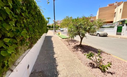 Resale - Bungalow -
Torrevieja - Torreblanca