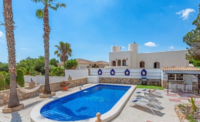 Resale - Villa -
Pinar de Campoverde - Costa Blanca