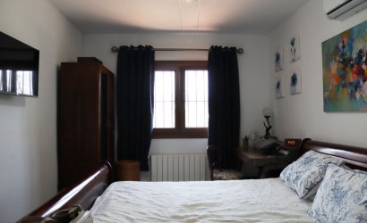 Revente - Villa -
Orba - Inland