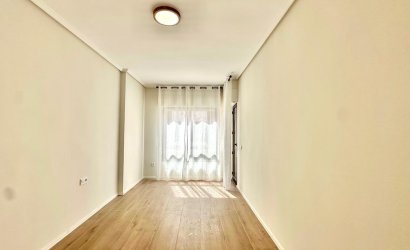 Revente - Apartment -
Torrevieja - Centro