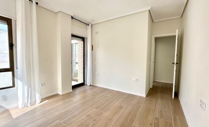 Revente - Apartment -
Torrevieja - Centro