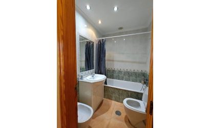 Herverkoop - Town House -
Orihuela Costa - La Florida