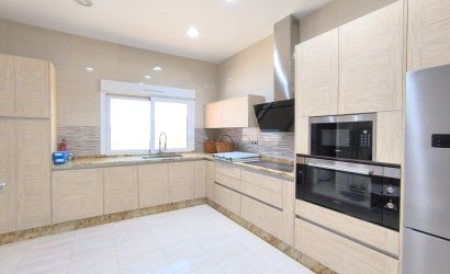 Revente - Villa -
Pinoso - Inland