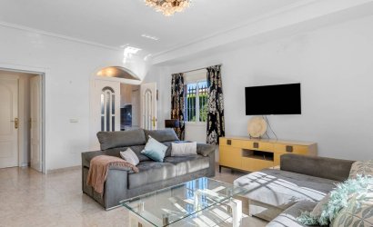 Reventa - Villa -
Ciudad Quesada - Doña Pepa