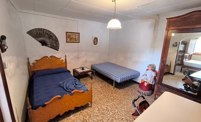 Reventa - Country House -
Yecla - Inland