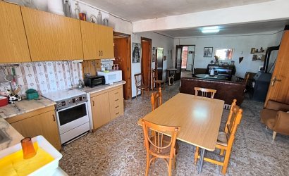 Reventa - Country House -
Yecla - Inland