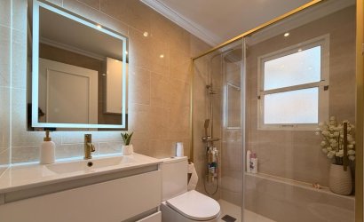 Revente - Apartment -
Torrevieja - Centro