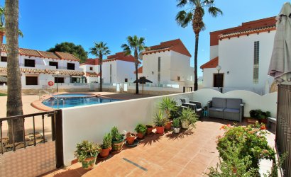 Resale - Villa -
Villamartín - PAU 8