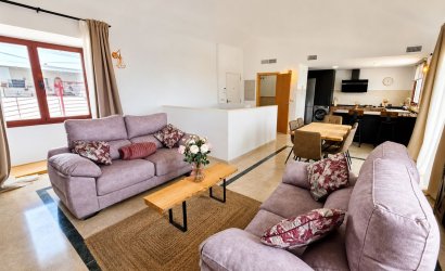 Herverkoop - Town House -
Casares Playa - Costa del Sol