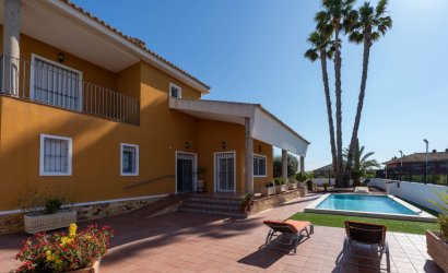 Herverkoop - Villa -
Orihuela - Inland