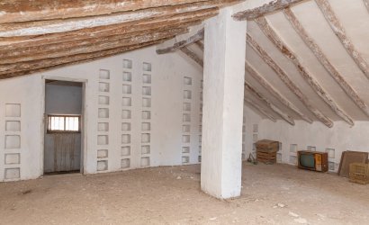 Reventa - Villa -
Yecla - Inland