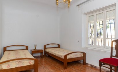 Reventa - Villa -
Yecla - Inland