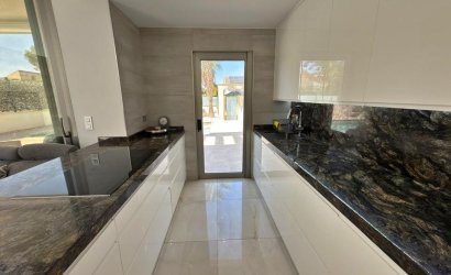 Herverkoop - Villa -
Orihuela Costa - Villamartín