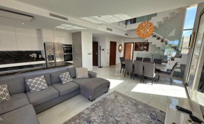 Herverkoop - Villa -
Orihuela Costa - Villamartín