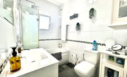 Reventa - Villa -
Villamartin - Costa Blanca