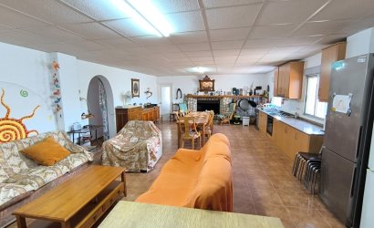 Resale - Country House -
Yecla - Inland