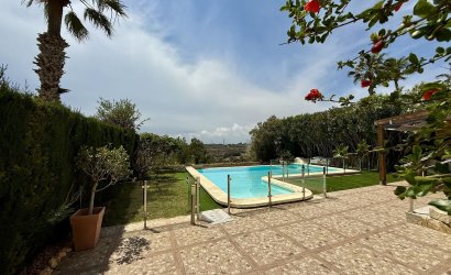 Revente - Villa -
Orihuela Costa - Costa Blanca