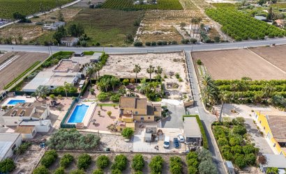 Herverkoop - Villa -
Elche - Costa Blanca
