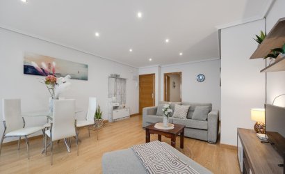 Herverkoop - Apartment -
Torrevieja - Centro