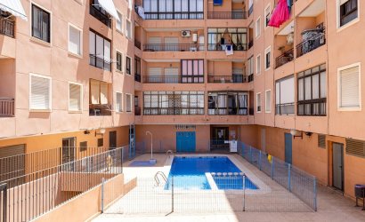 Herverkoop - Apartment -
Torrevieja - Centro