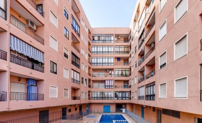 Herverkoop - Apartment -
Torrevieja - Centro