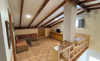 Reventa - Villa -
Yecla - Inland