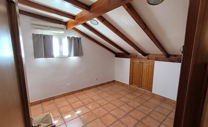 Reventa - Villa -
Yecla - Inland