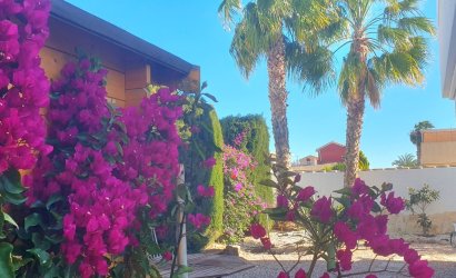 Reventa - Villa -
Camposol - Inland