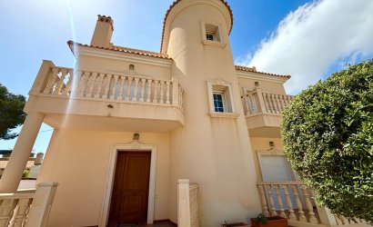 Herverkoop - Villa -
Cabo Roig - Costa Blanca