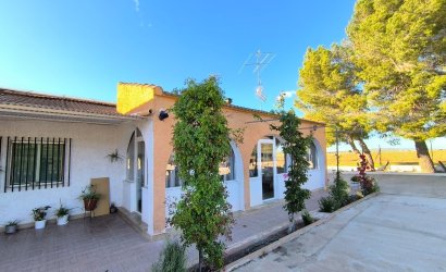 Reventa - Country House -
Yecla - Inland