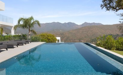 Reventa - Villa -
La Mairena - Inland
