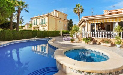 Reventa - Villa -
Cabo Roig - Muy Cerca De La Playa