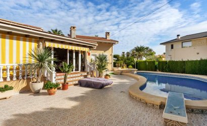 Reventa - Villa -
Cabo Roig - Muy Cerca De La Playa