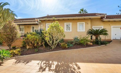 Reventa - Villa -
Cabo Roig - Muy Cerca De La Playa