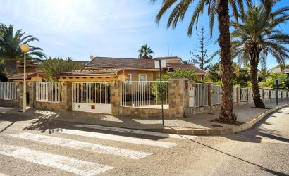 Reventa - Villa -
Cabo Roig - Muy Cerca De La Playa