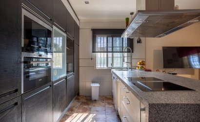 Herverkoop - Villa -
Elche - Costa Blanca