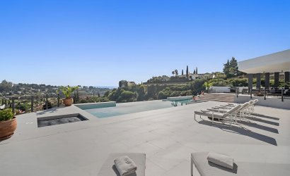 Reventa - Villa -
El Paraíso, Estepona - Costa del Sol