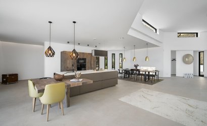 Reventa - Villa -
El Paraíso, Estepona - Costa del Sol