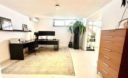 Reventa - Villa -
Las Filipinas - Inland