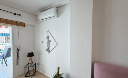 Resale - Apartment -
Torrevieja - Playa del Cura