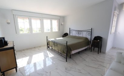 Revente - Villa -
Orihuela Costa - Costa Blanca