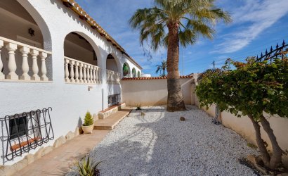 Herverkoop - Villa -
Torrevieja - La Siesta - El Salado - Torreta