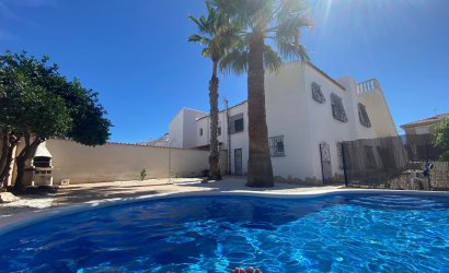 Herverkoop - Villa -
Torrevieja - La Siesta - El Salado - Torreta