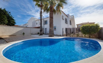 Herverkoop - Villa -
Torrevieja - La Siesta - El Salado - Torreta