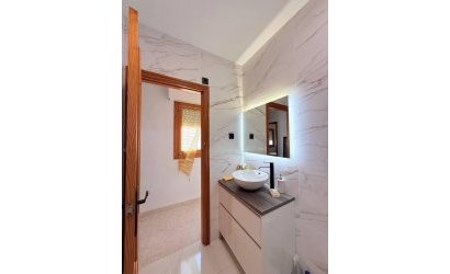 Herverkoop - Penthouse -
Torrevieja - Playa del Cura
