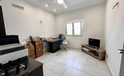 Resale - Villa -
San Miguel de Salinas - Inland