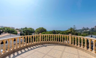 Resale - Villa -
Orihuela Costa - Costa Blanca