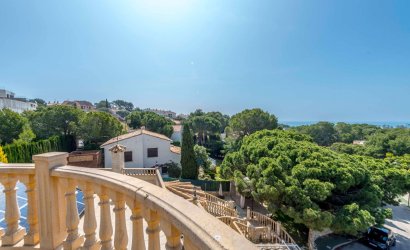 Resale - Villa -
Orihuela Costa - Costa Blanca