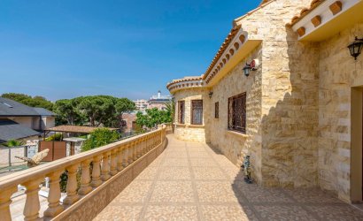 Resale - Villa -
Orihuela Costa - Costa Blanca